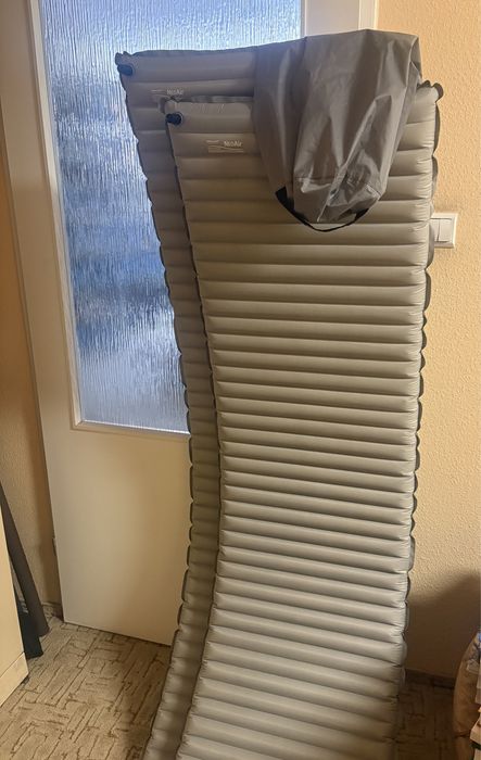 Materac trekkingowy Therm-a-Rest NeoAir Regular + worek