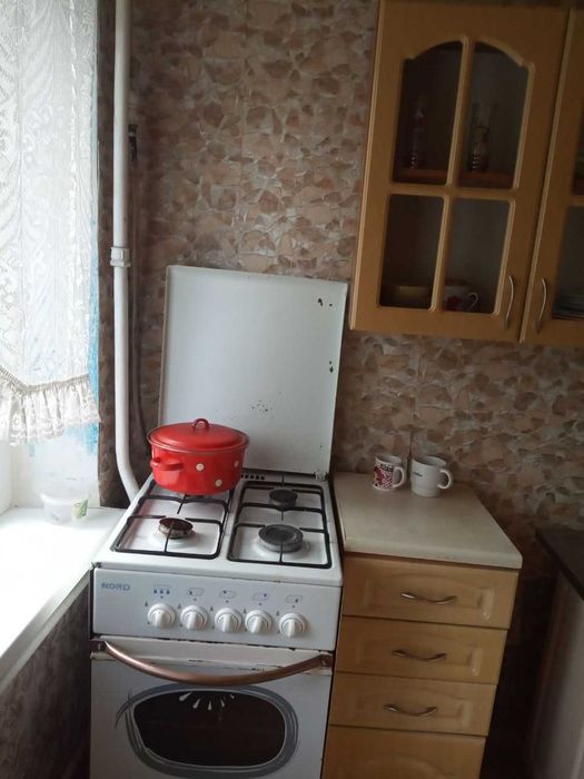 Строителей, 1-к хорошая квартира, метро Дарница
