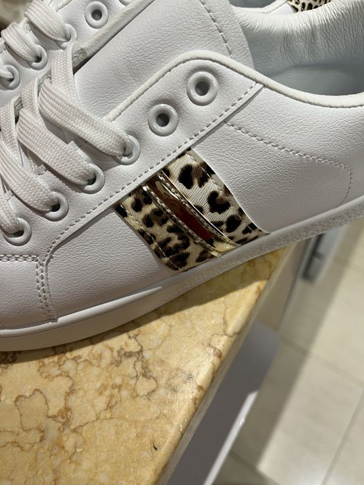 Tenis NOVOS n 39 para senhora