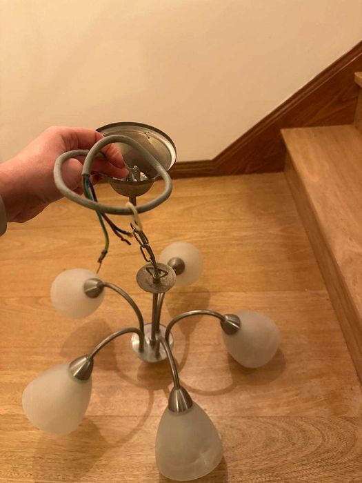 Candeeiros metálicos com 6 lâmpadas