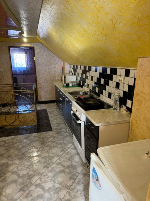 Будинковолодіння 260 м2 Берегово Стефаніка