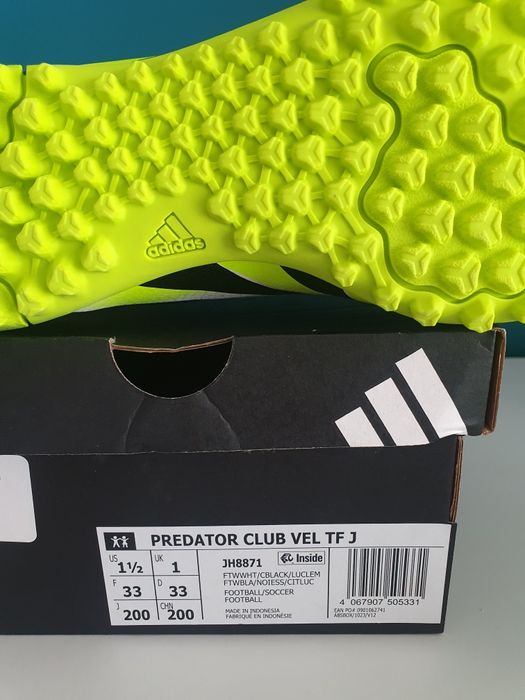 Adidas PREDATOR Club Vel TF J roz.33