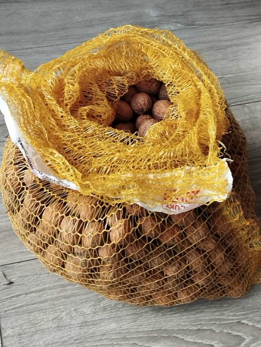 orzechy włoskie ok. 4,5 kg ubiegłoroczne