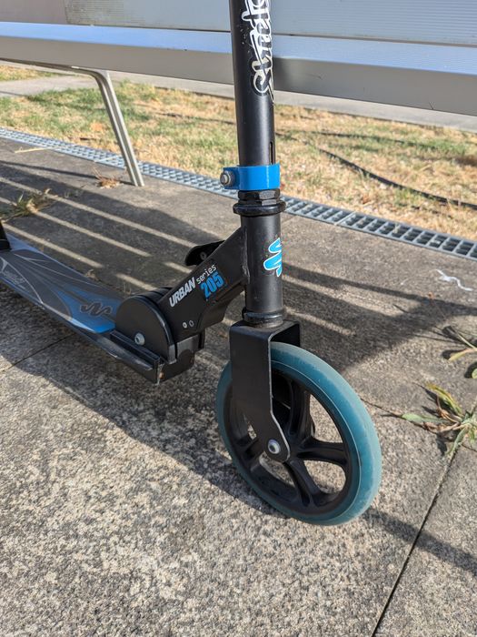 Trotinete 2 rodas manual com bastante uso