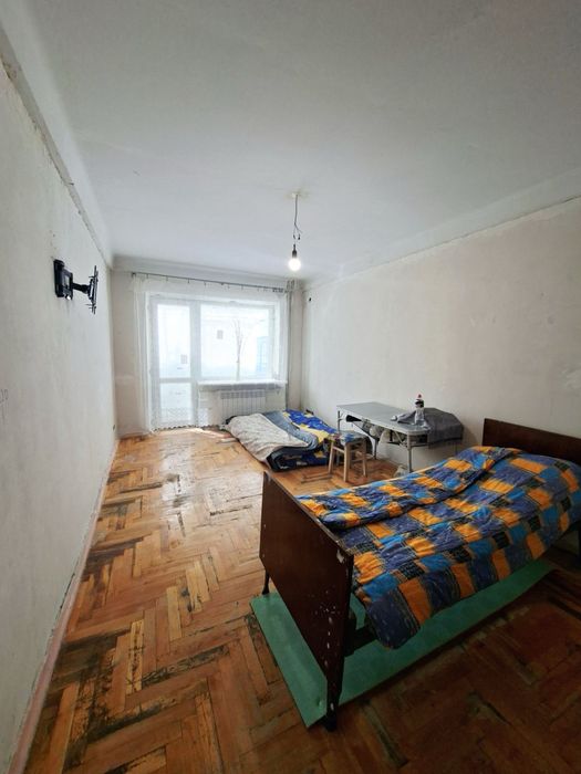 Продаж! 3-кімн кв по вул Світлій 18000$