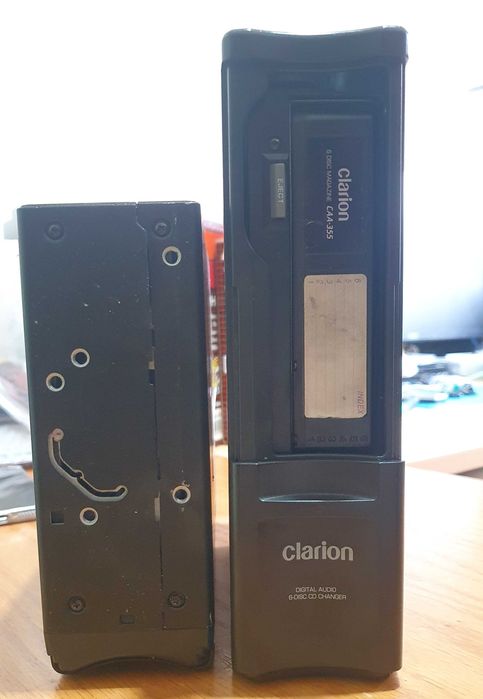 Leitor de 6 cd's Clarion para Peugeot / Citroen