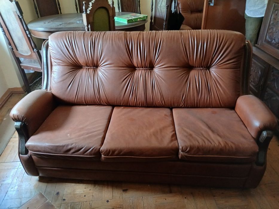 Sofa cama 3 lugares +2 individuais  em napa castanho
