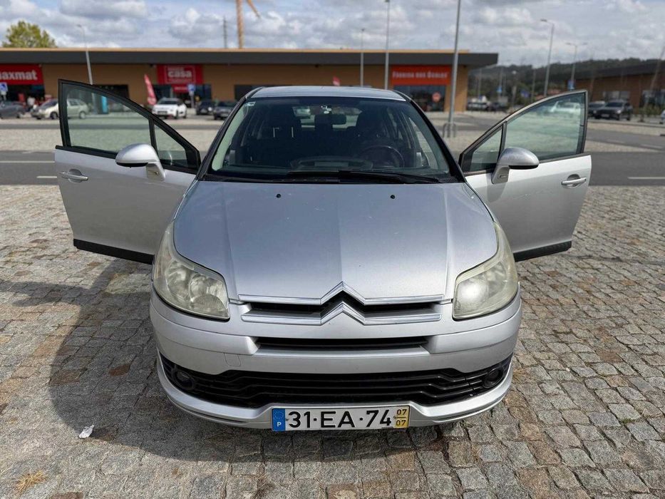 Citroën C4 1.6 HDi Hatchback (5 Portas) de 2007 com possível retoma