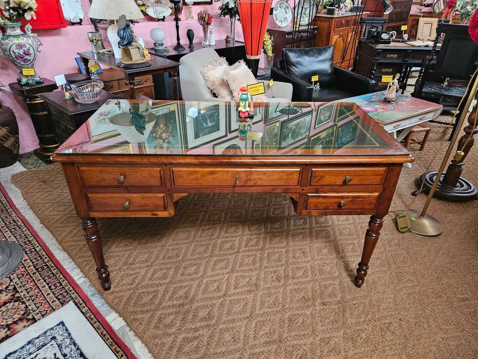 Secretária clássica com gavetas - óptimo estado geral