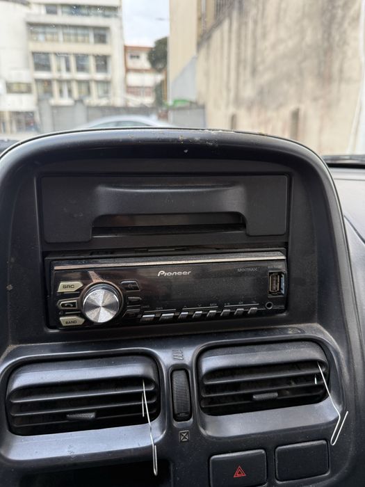 Nissan pickup 2.4D 4x2