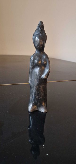 Rzezba ceramika sygnowana Solange aukcyjna antyk dekor