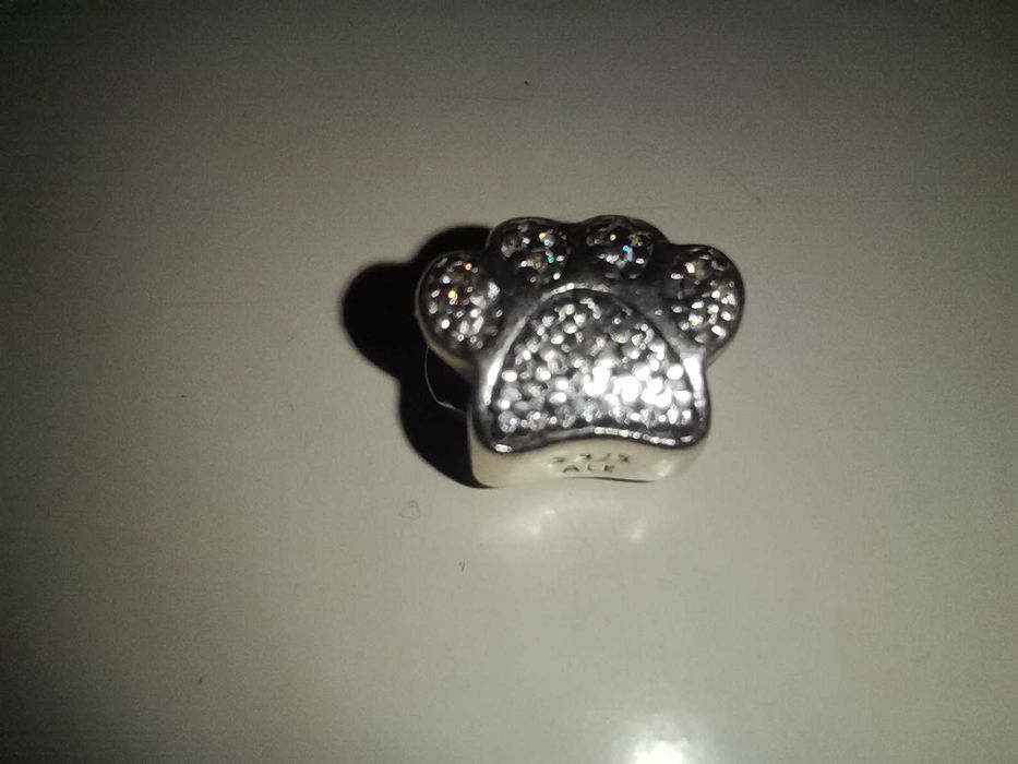 Conta Pandora Pegada Brilhante