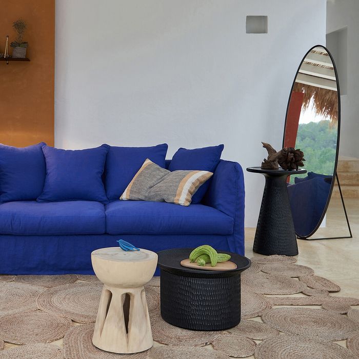 Espelho oval, em metal, alt. 169,5cm Koban