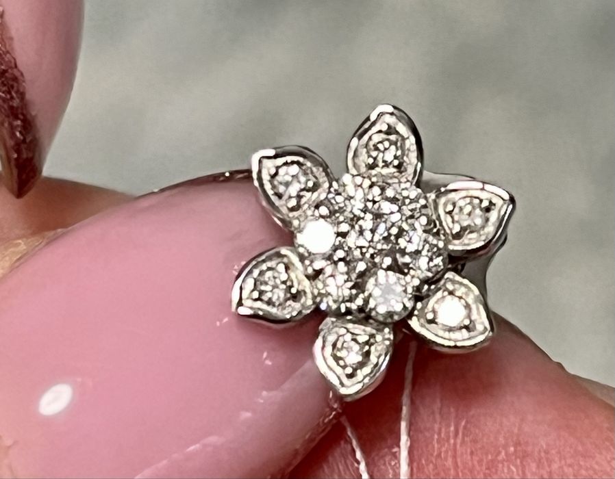 Новые золотые серьги с натуральными бриллиантами 2,98 г