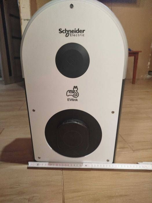 EVlink Pro AC ,  потужність 22 кВт.