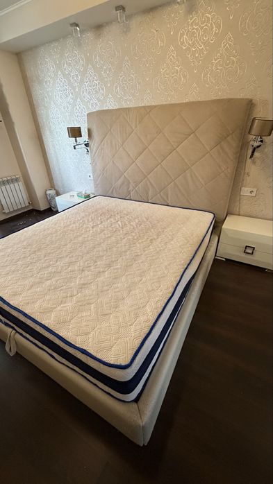 Продам кровать с матрасом