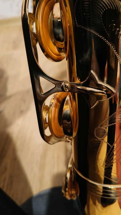 Saksofon tenorowy ANTIGUA- WINDS  super stan !