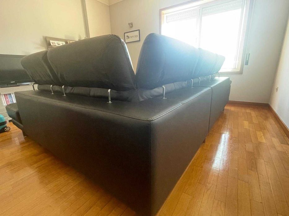 Sofá de canto em pele