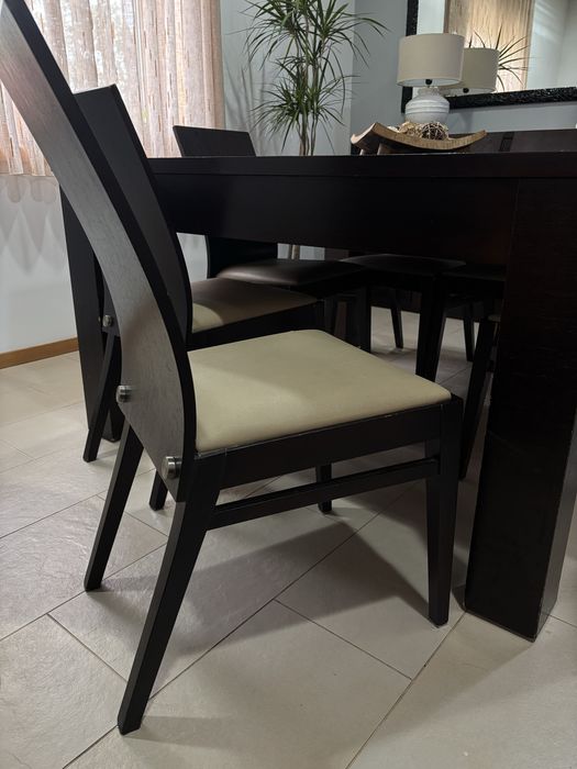Conj. mesa de jantar + 6 cadeiras