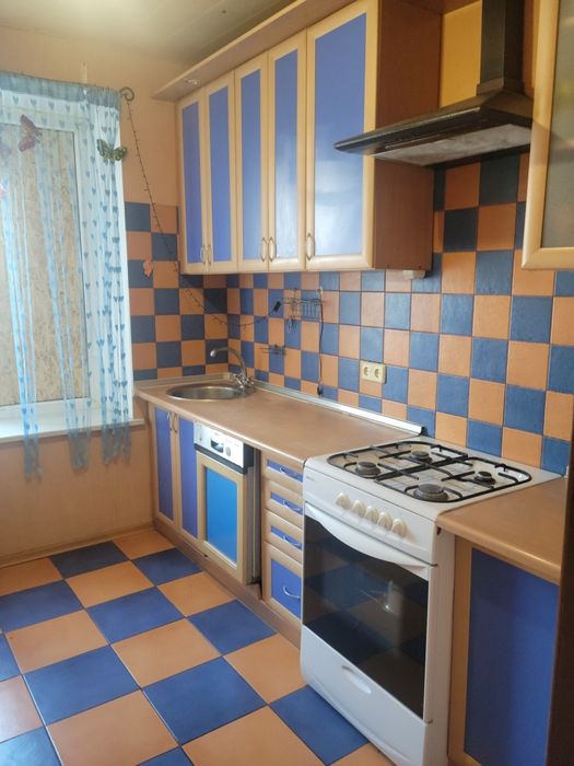Продам 4 квартиру в Центре , возле парка Горького ,ул.Мироносицкая