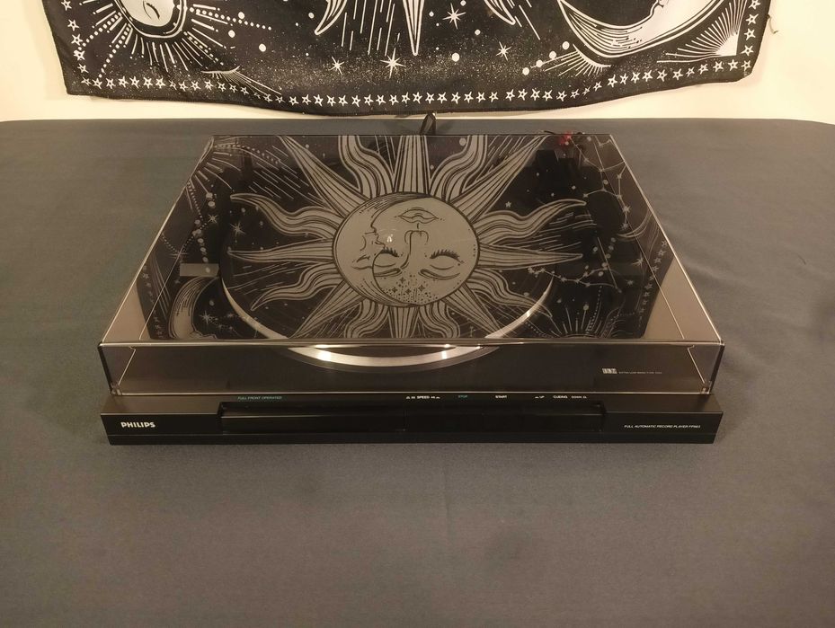Gramofon PHILIPS FP563