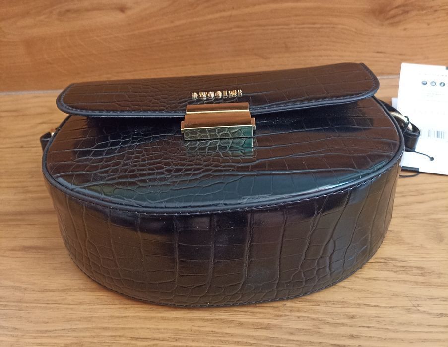 Torebka mała damska listonoszka ala krokodyl czarna Puccini