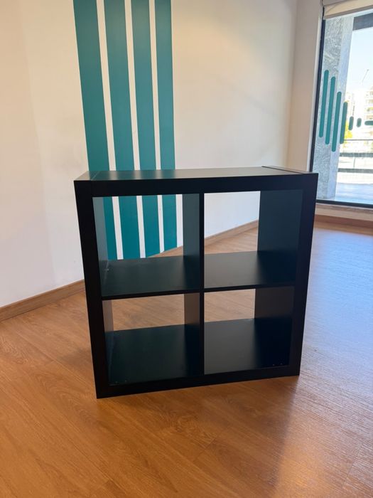 Estante IKEA KALLAX (2x2) – Preto-Castanho