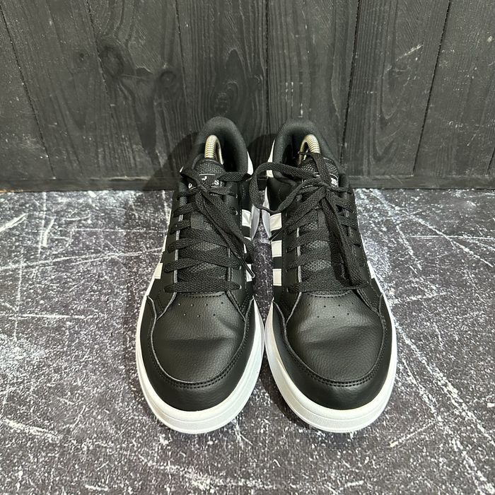 Шкіряні кросівки Adidas 41.5/26 cm