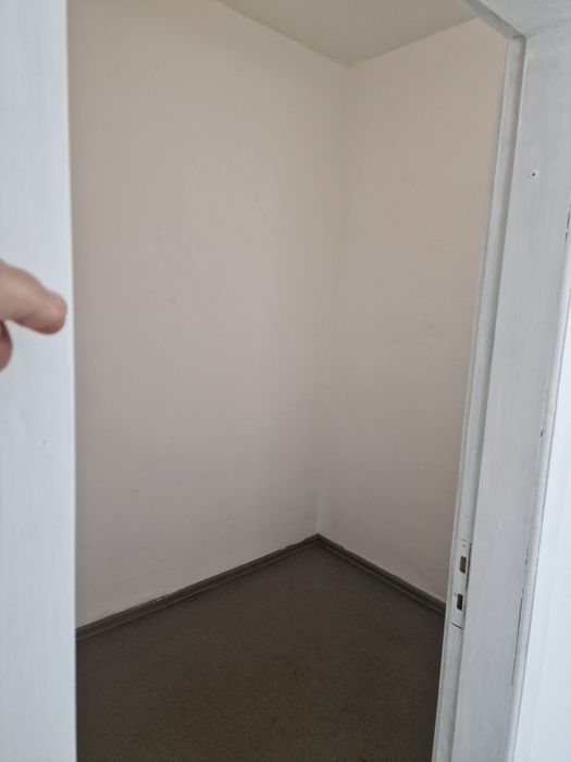 Комерційне  приміщення під офісний центр  2 кабінети,  вхід  з вулиці.