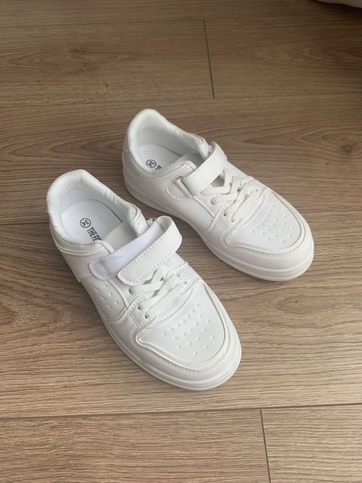 Кросівки білі для хлопчика