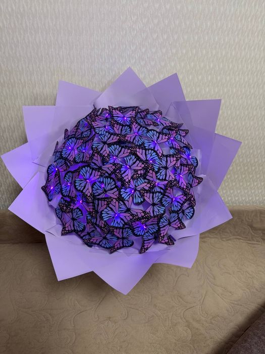 Букети з метеликів