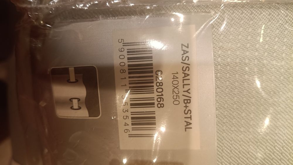 Zasłony trzy kolorowe.