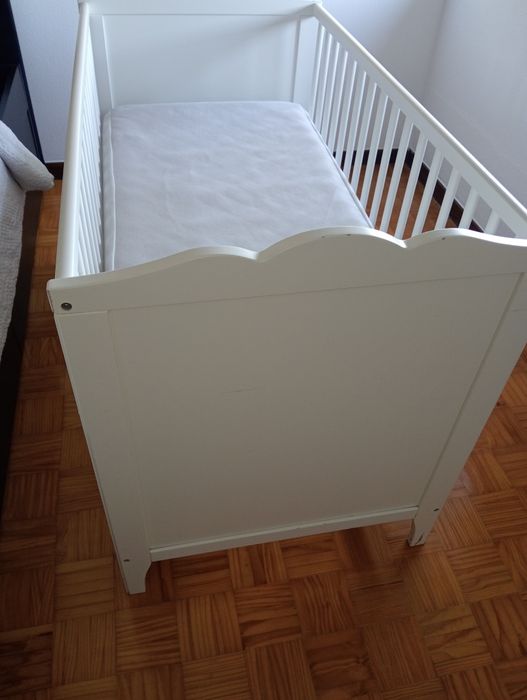 Berço branco em bom estado