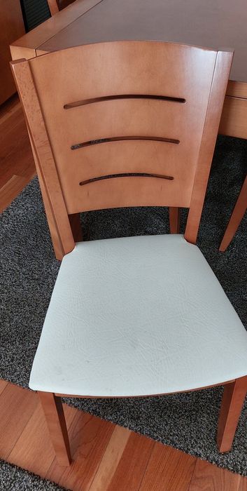 Mesa e cadeiras sala de jantar