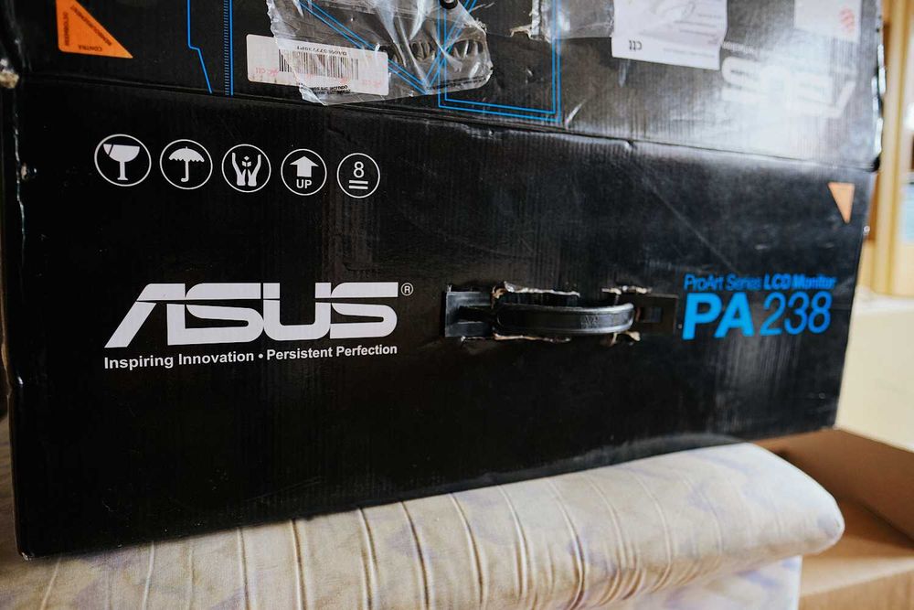 Monitor profissional ASUS ProArt PA238Q