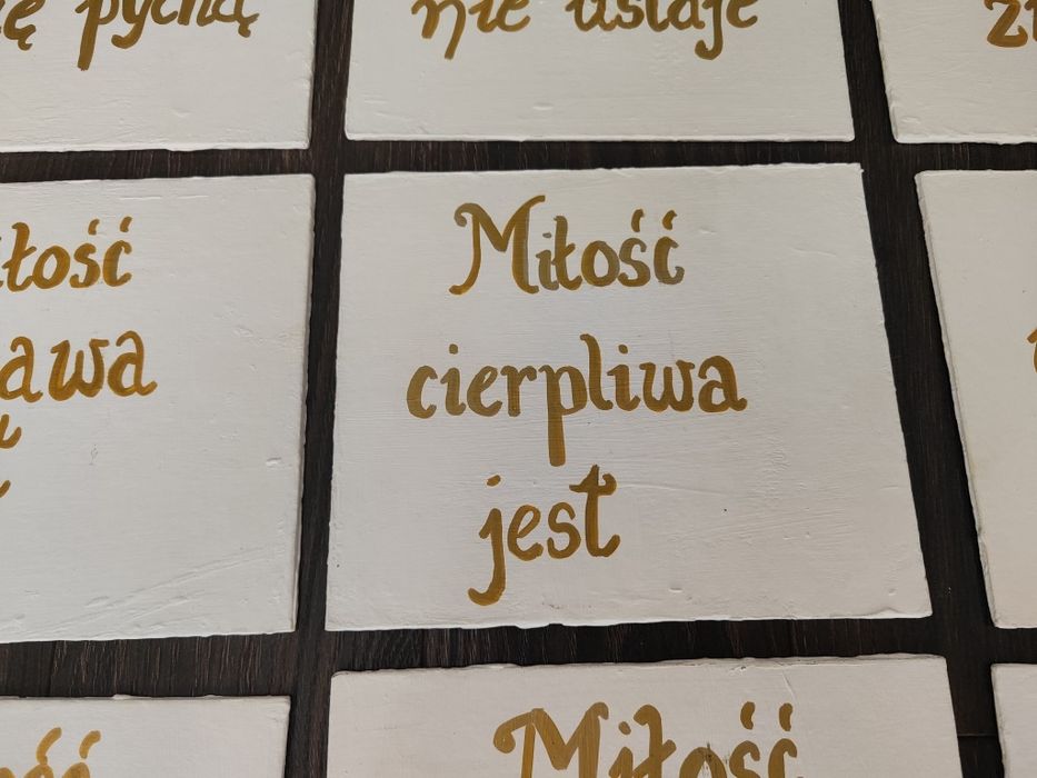 Hymn o miłości tabliczki drewniane ręcznie malowane białe złote napisy