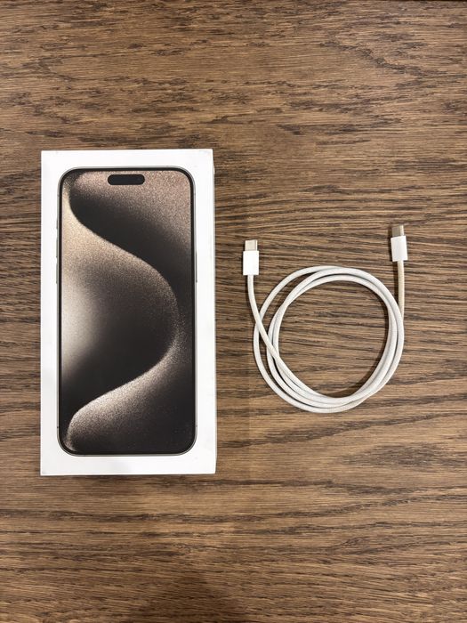 iPhone 15 Pro Max (com garantia)