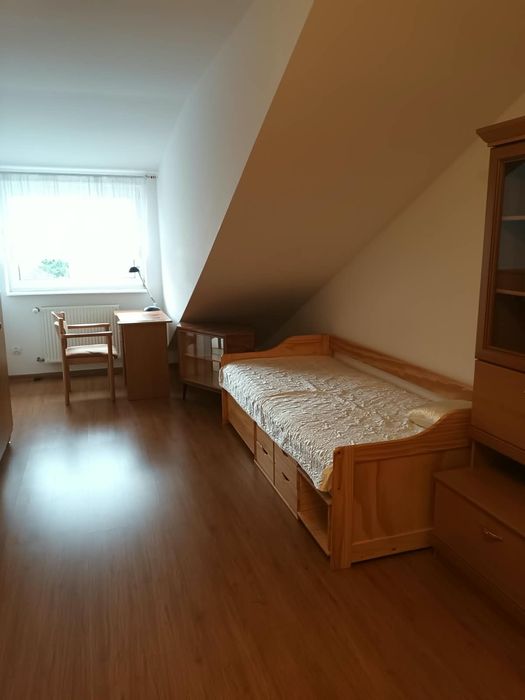 Duży umeblowany pokój na wynajem