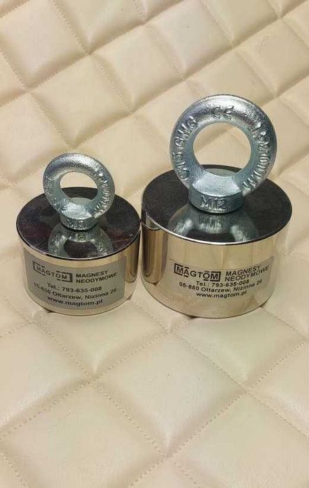 Magnes neodymowy 360 stopni 350kg x4 MW 70x30 N42 mocowanie górne