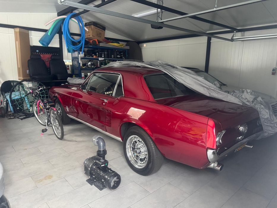 Ford Mustang coupe V8