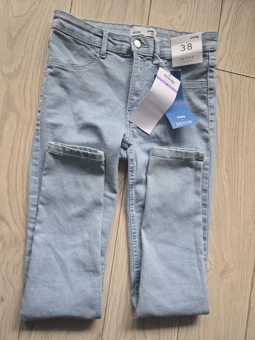 Nowe spodnie jeansowe