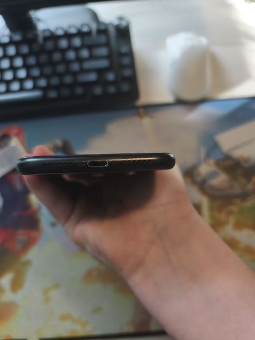 Продам iPhone XR на 64 ГБ