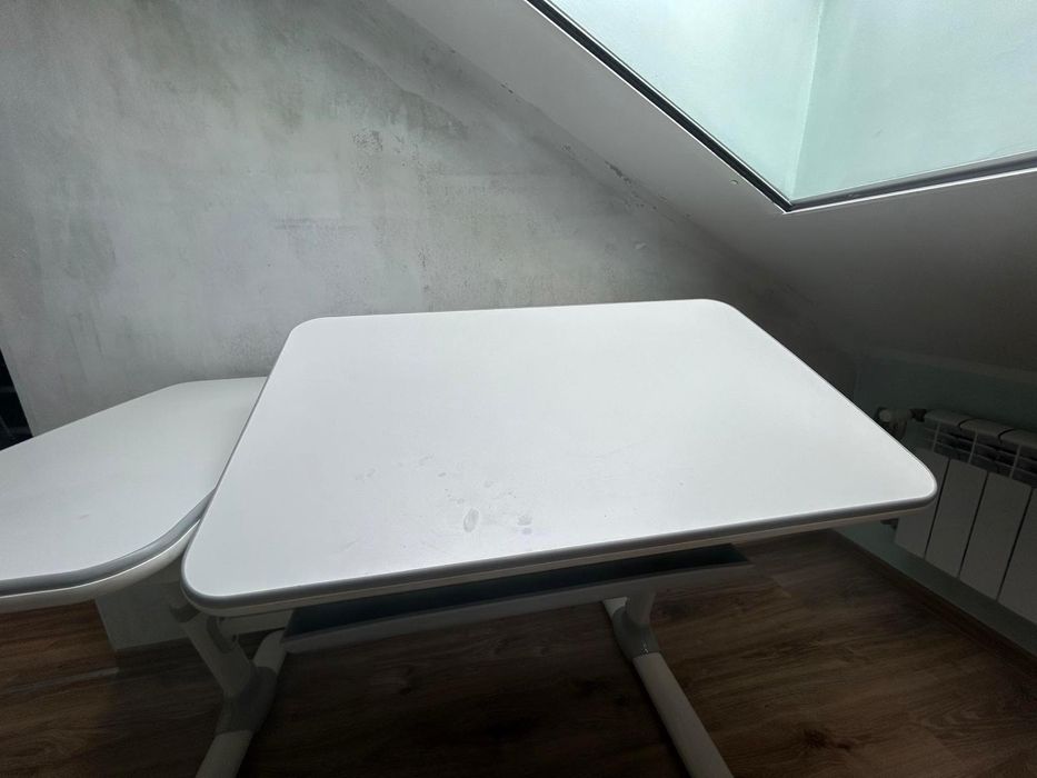 Biurko ergonomiczne z regulacją wysokości