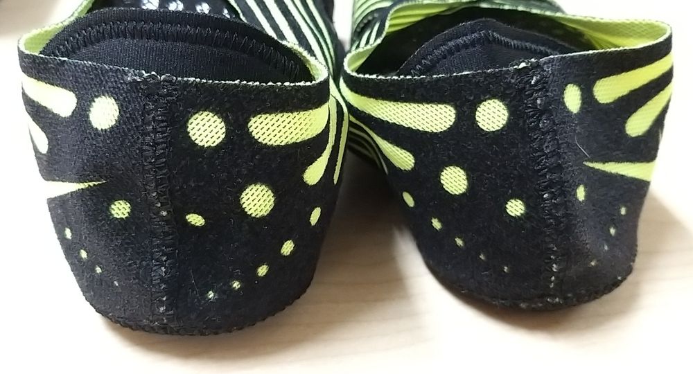 Meias adidas para ioga ou  dança.