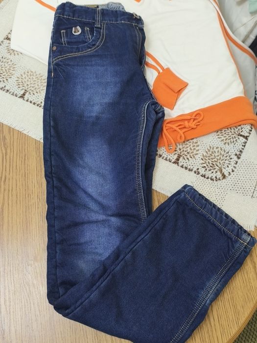 Якісні  утепленні джинси 
Класні теплі джинси на зиму.Стан близький до