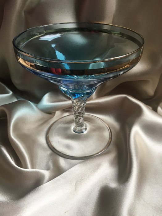 Тарелки Подставка Ваза Посуда