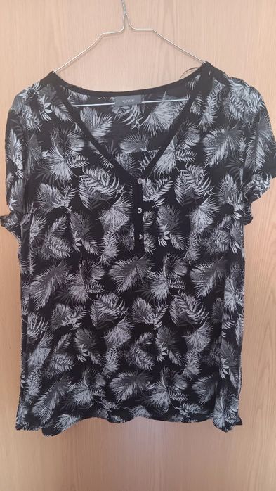 Blusa muito leve preta e branca