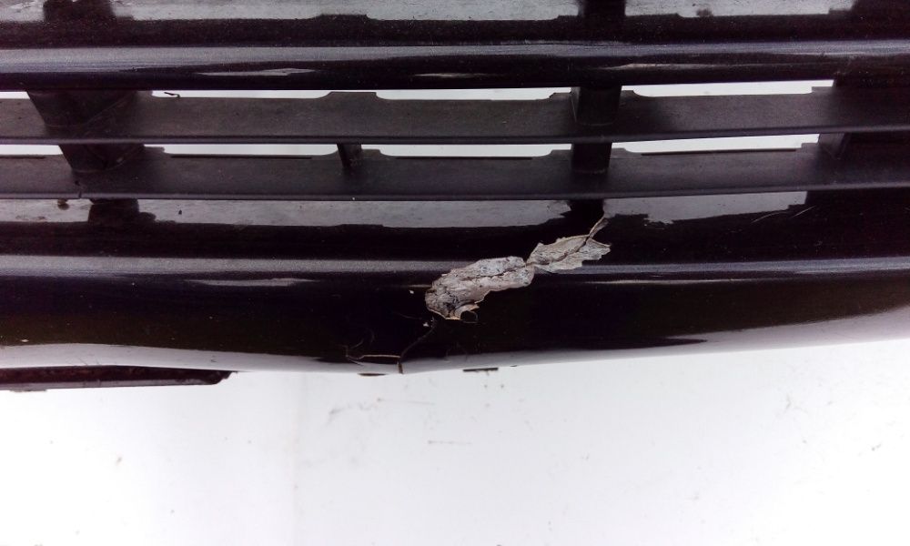 Górna kratka zderzaka przedniego Opel Astra 2