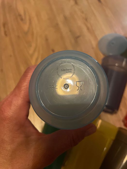 Plastikowe kubki zamykane Tchibo