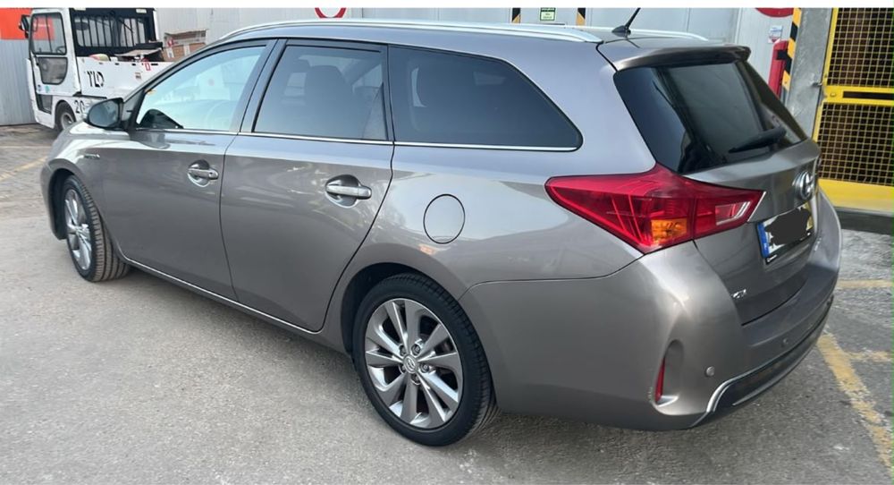 Toyota Auris Sports 1.8 HSD — photo 3